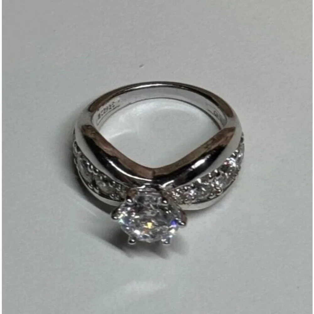 925 STERLING SILVER CZ RING SIZE 6.5